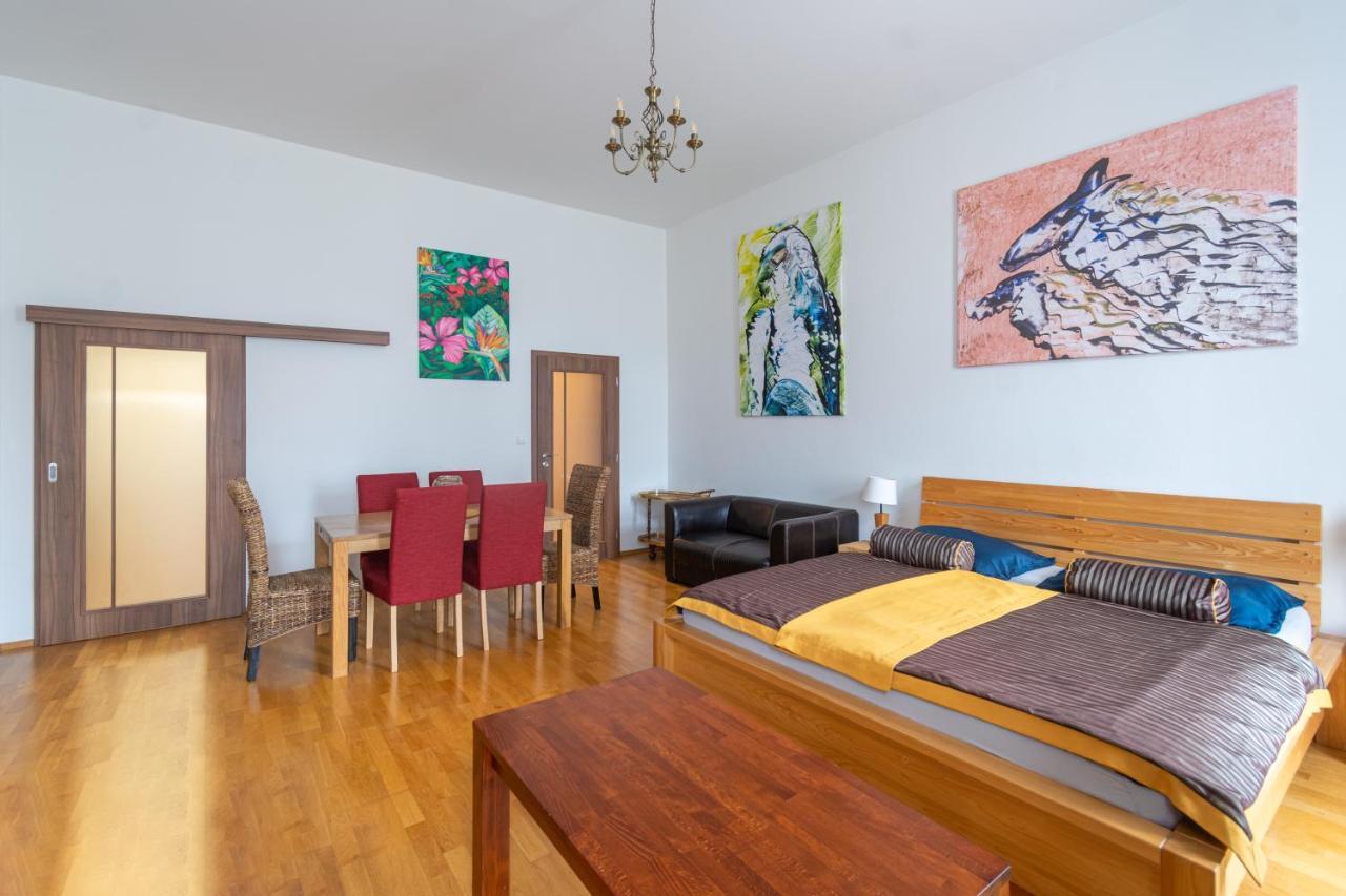 Apartment Sirius D In Center Of Cb. Ceske Budejovice Bagian luar foto